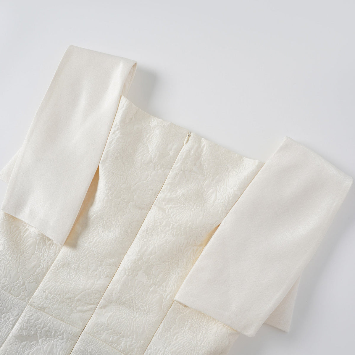 Léa White Floral Appliqué Crochet Mini Dress